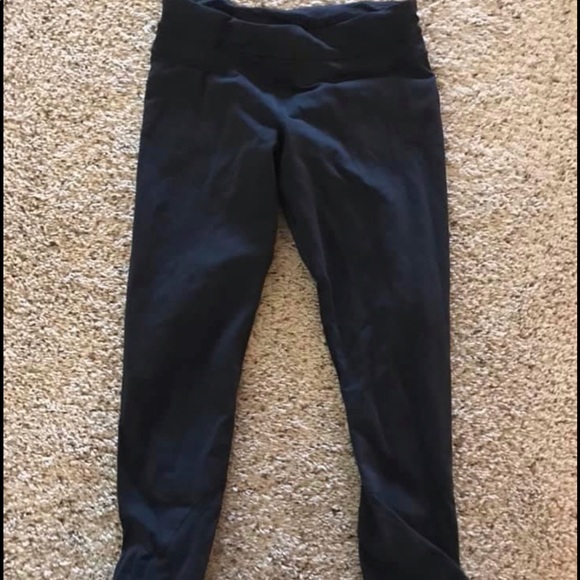 Selling all Lulu leggings!